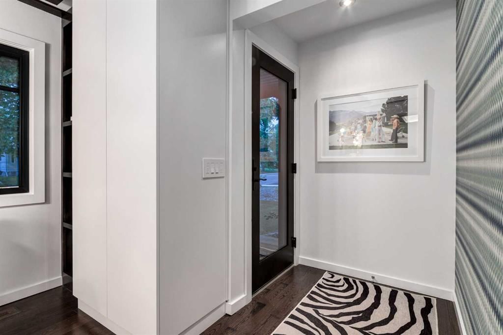 4715 15 Street SW, Calgary — photo 3 of 50