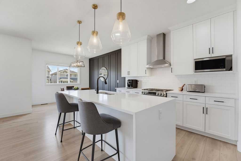 136 Sunrise Common, Cochrane — photo 5 of 49