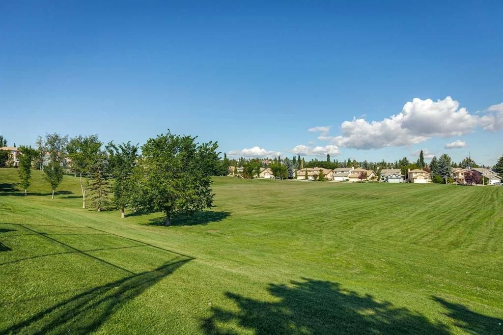2634 Signal Hill Heights SW, Calgary — main listing photo