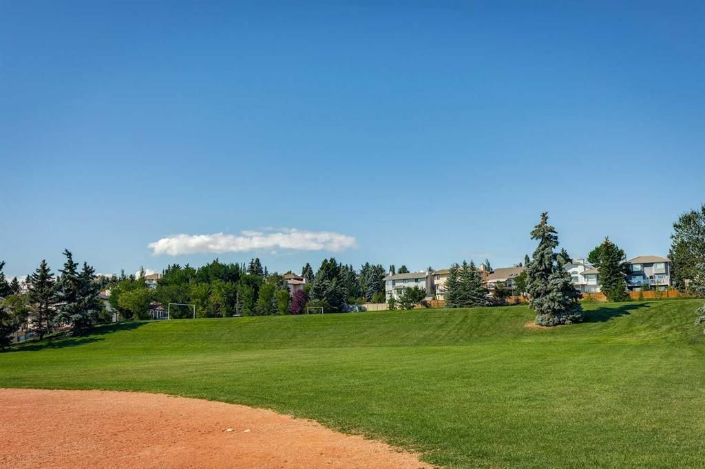 2634 Signal Hill Heights SW, Calgary — photo 3 of 30