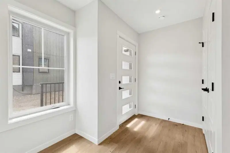 14689 1 Street NE, Calgary — photo 3 of 25