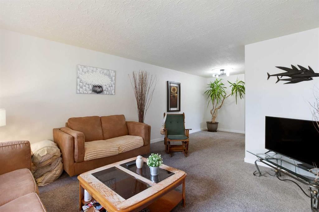 3222/3224 14 Street NW, Calgary — photo 4 of 37