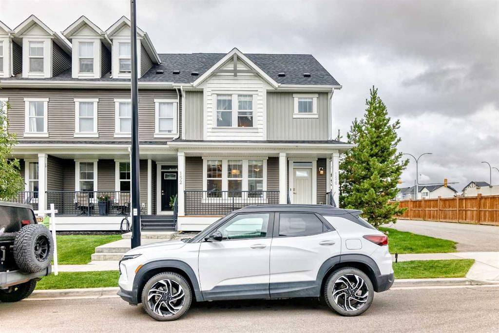 156 South Point Court SW, Airdrie — photo 3 of 35