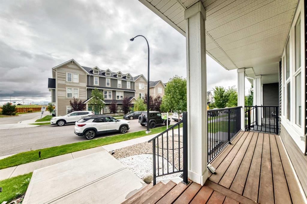 156 South Point Court SW, Airdrie — photo 4 of 35