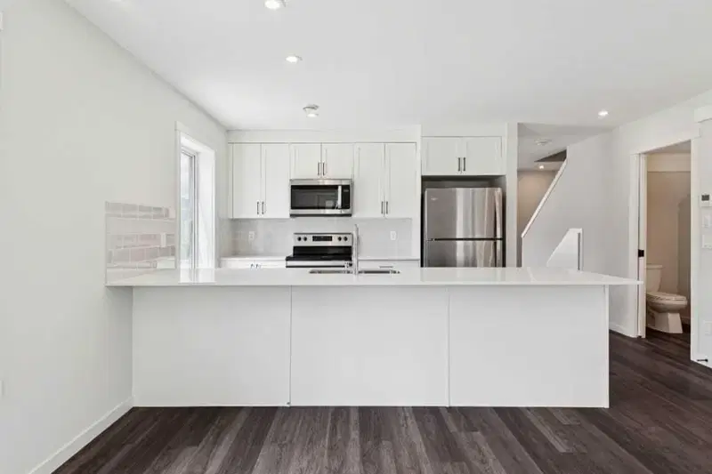 202, 40 Livingston Parade NE, Calgary — photo 4 of 31