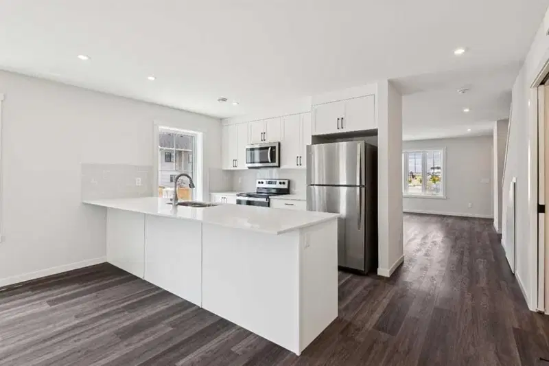202, 40 Livingston Parade NE, Calgary — photo 5 of 31