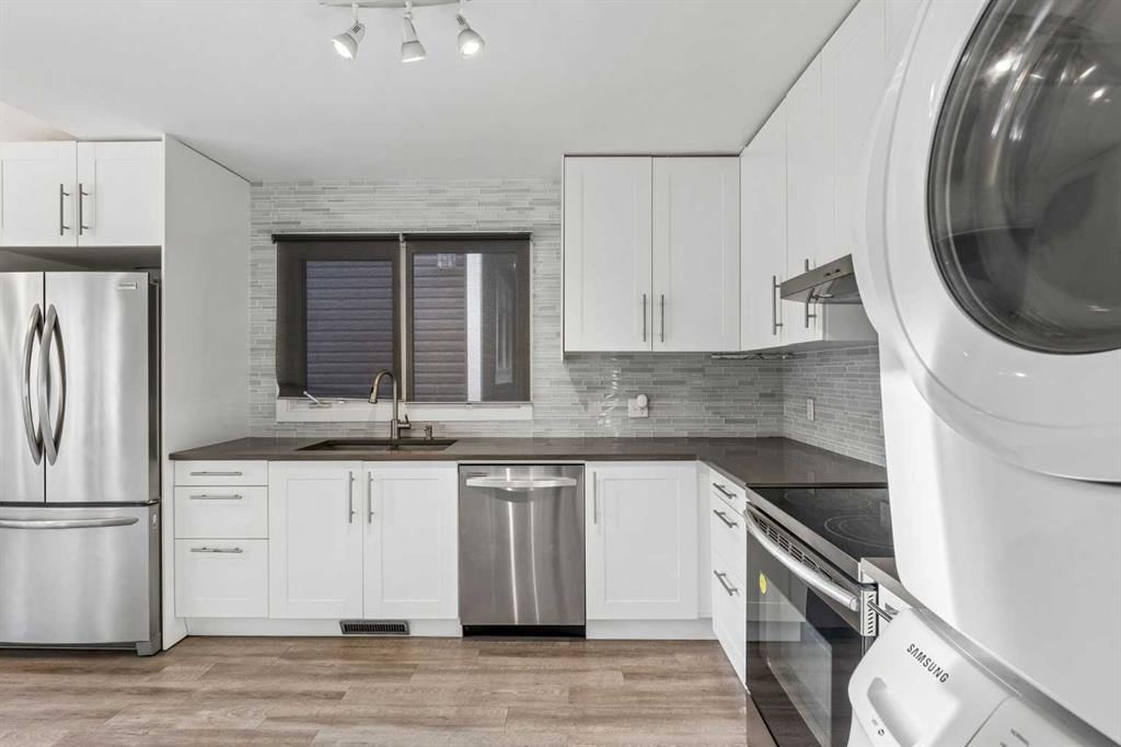 3608 Centre B Street NW, Calgary — photo 5 of 36