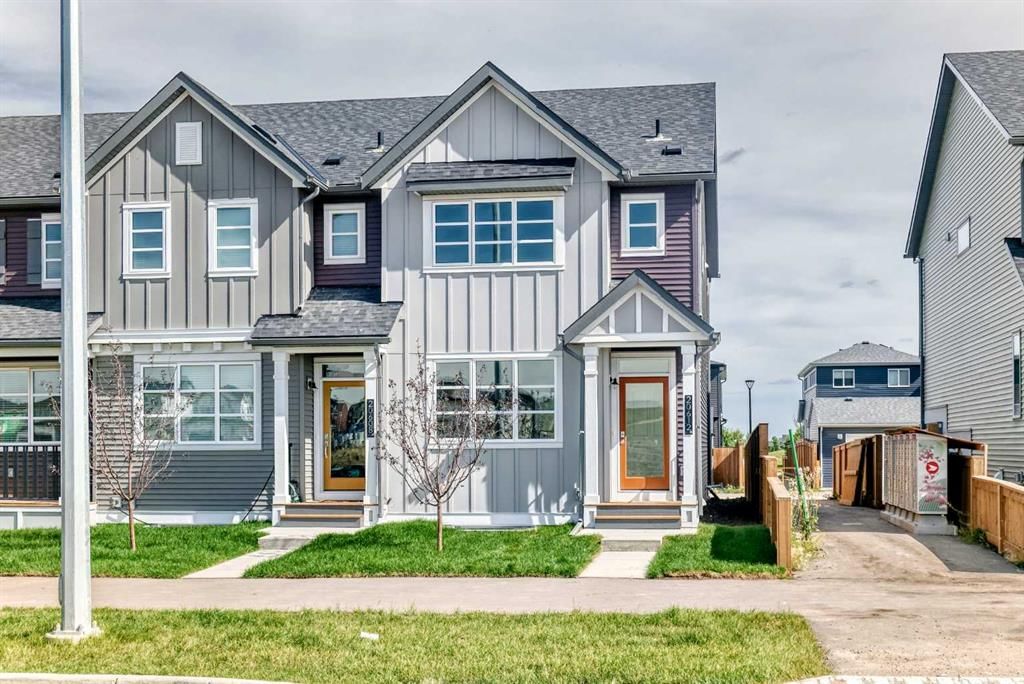 20612 Sheriff King Street SW, Calgary — photo 2 of 46