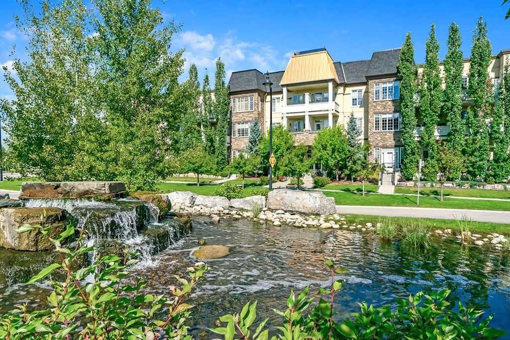 205, 39 Quarry Gate SE, Calgary — photo 3 of 25