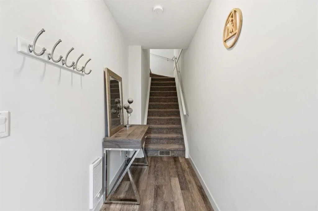108, 11 Evanscrest Mews NW, Calgary — photo 2 of 30