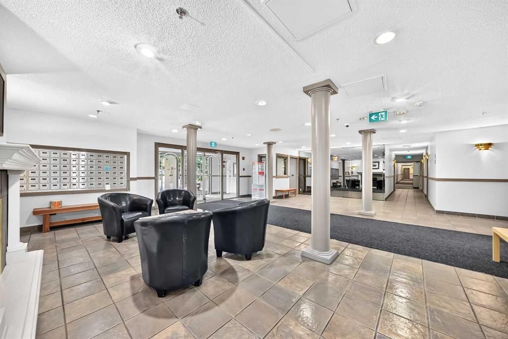 1P, 525 56 Avenue SW, Calgary — photo 5 of 28
