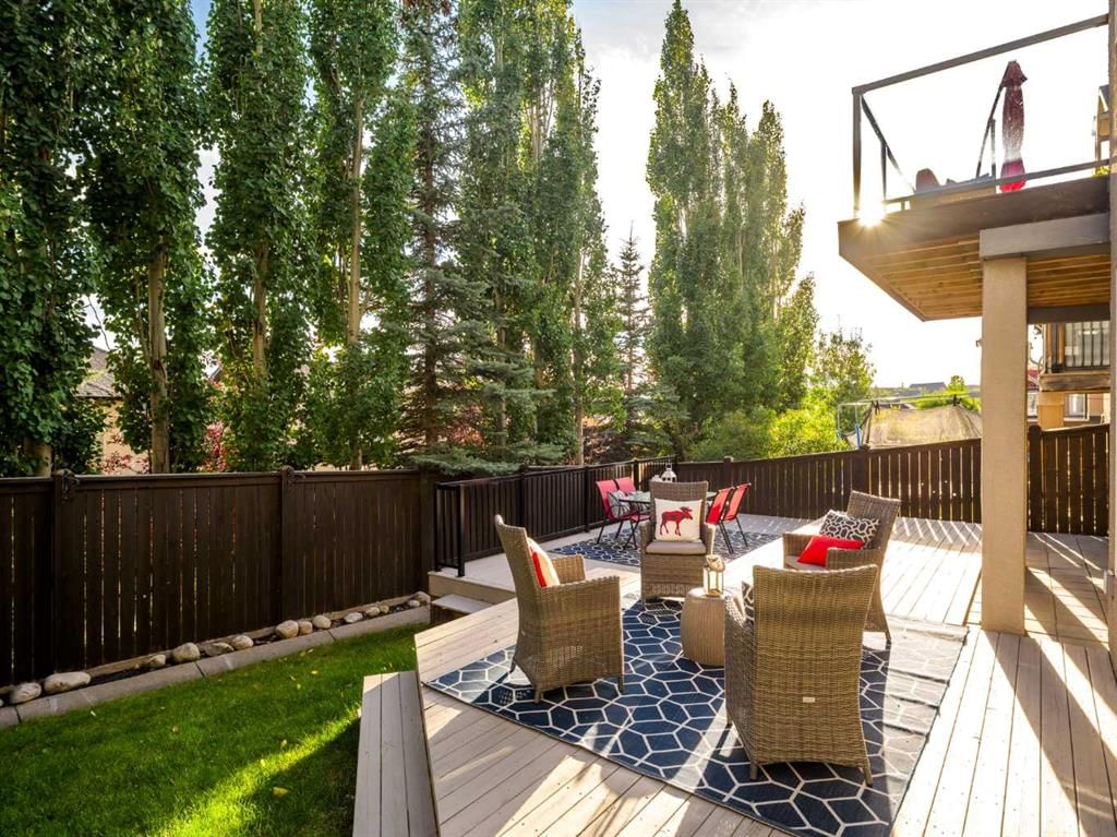 8729 14 Avenue SW, Calgary — photo 4 of 49