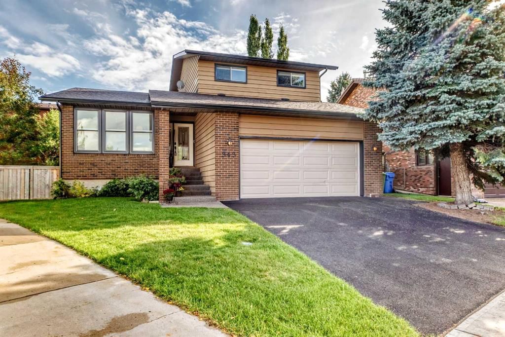 343 Berkshire Place NW, Calgary — photo 2 of 48
