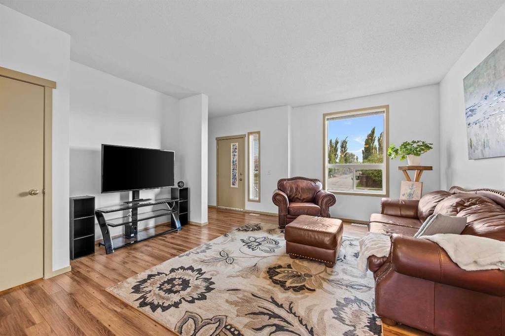 280 Copperstone Cove SE, Calgary — photo 3 of 50