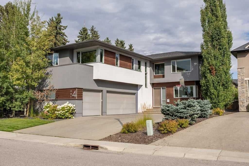 14 Wexford Way SW, Calgary — main listing photo