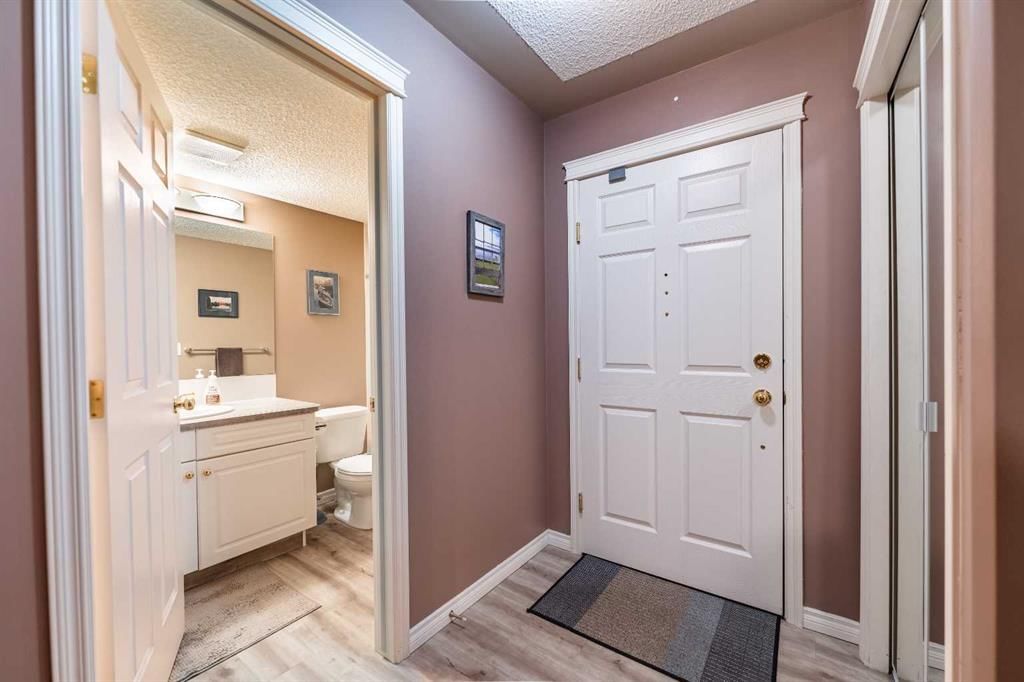2108, 7451 Springbank Boulevard SW, Calgary — photo 4 of 37