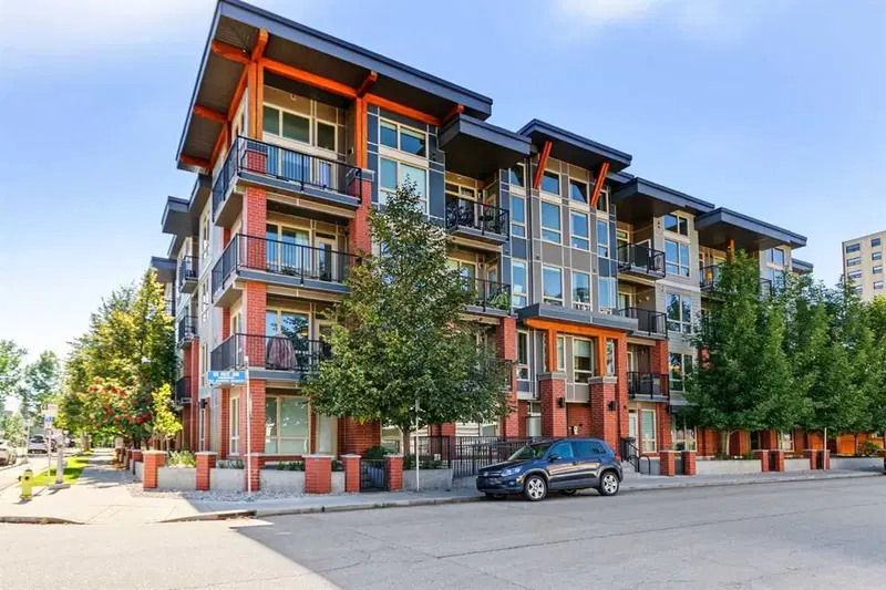 126, 305 18 Avenue SW, Calgary — main listing photo