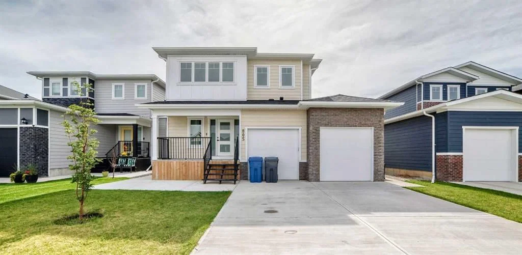 805 Mandalay Boulevard, Carstairs — main listing photo