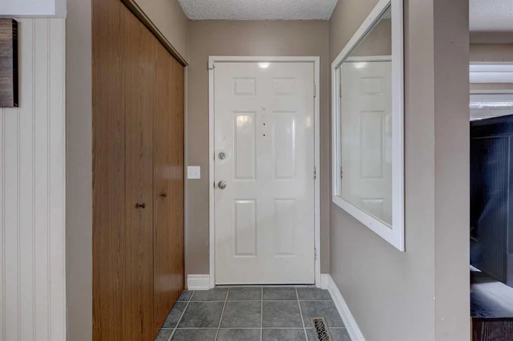 16 Martingrove Mews NE, Calgary — photo 3 of 39