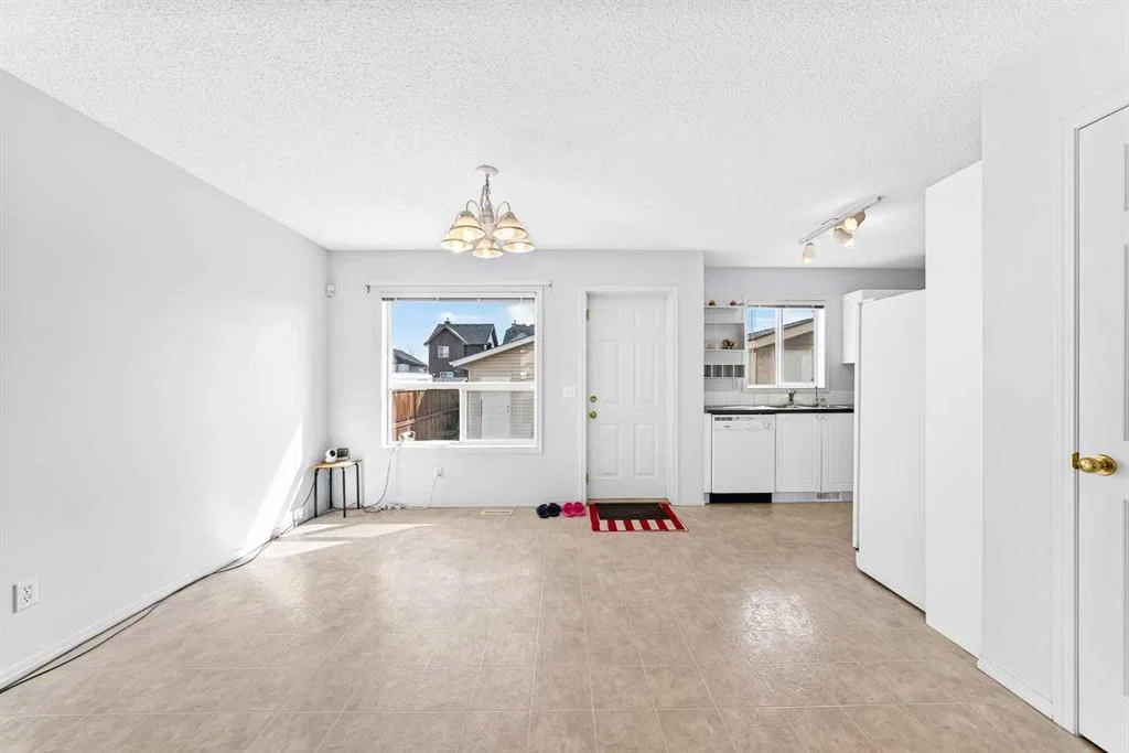 179 Saddlemead Green NE, Calgary — photo 4 of 28