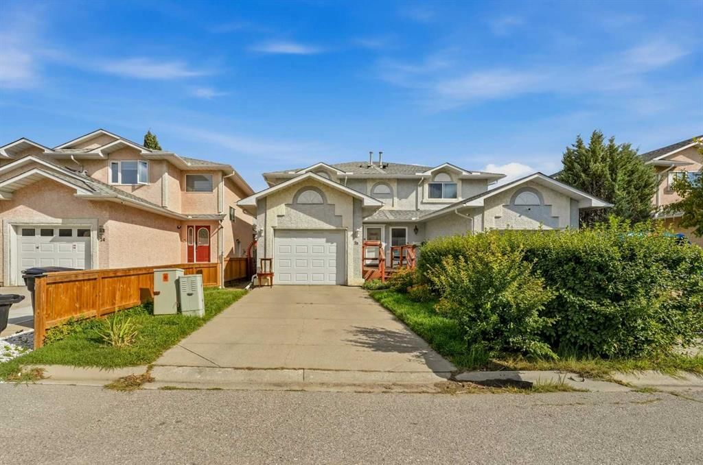 28 Martinglen Way NE, Calgary — photo 2 of 33