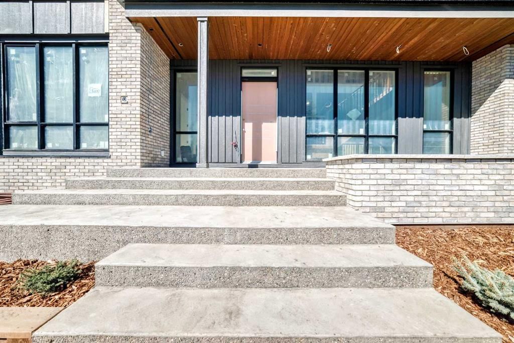 5831 Lodge Crescent SW, Calgary — photo 3 of 10