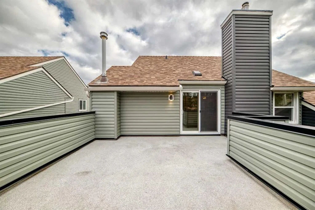 225, 33 Glamis Green SW, Calgary — photo 2 of 37