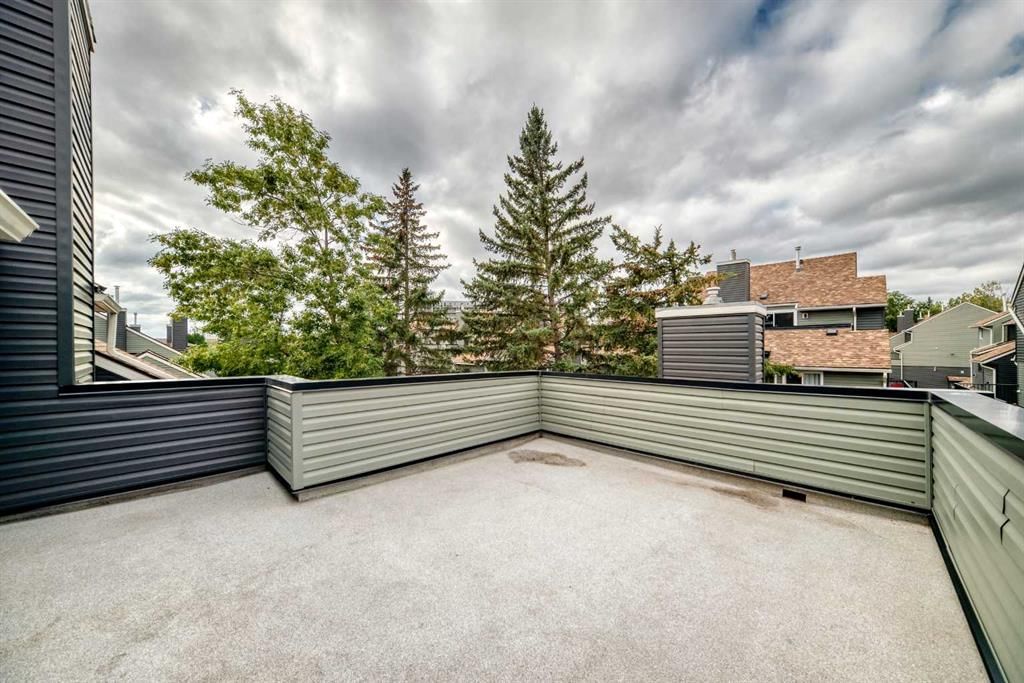 225, 33 Glamis Green SW, Calgary — photo 3 of 37