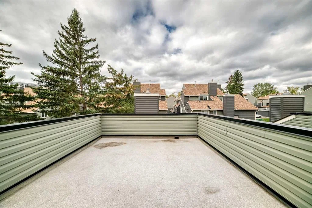 225, 33 Glamis Green SW, Calgary — photo 5 of 37
