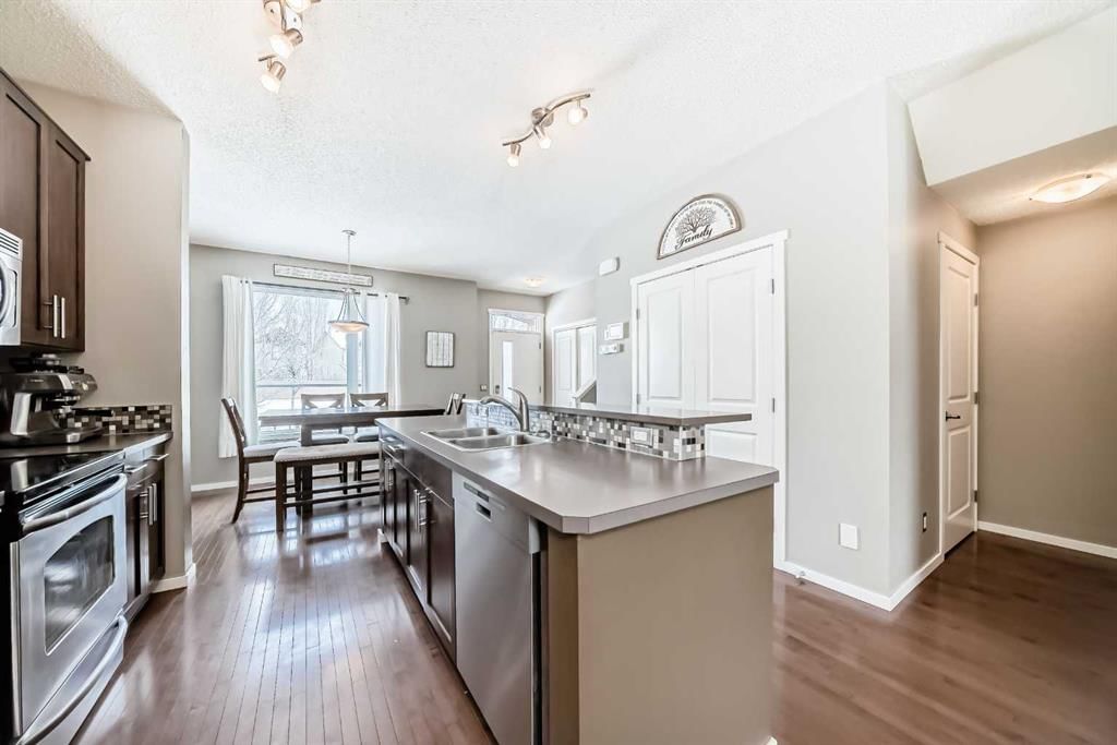63 Chapalina Square SE, Calgary — photo 4 of 41
