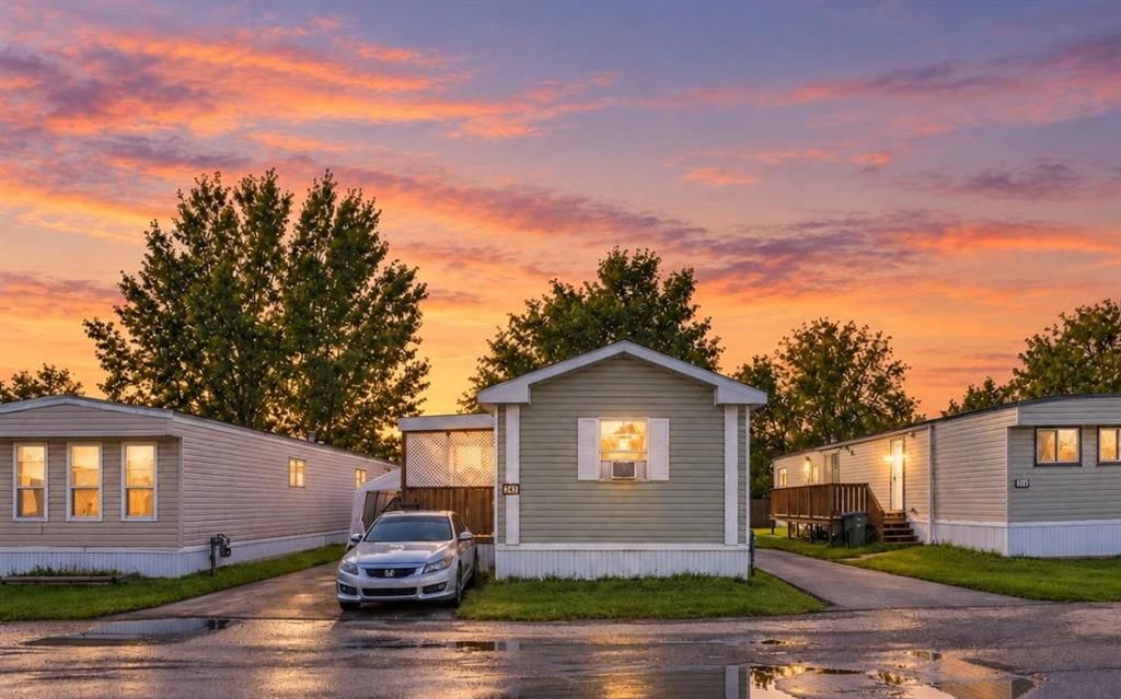 #243, 6220 17 Avenue SE, Calgary — main listing photo