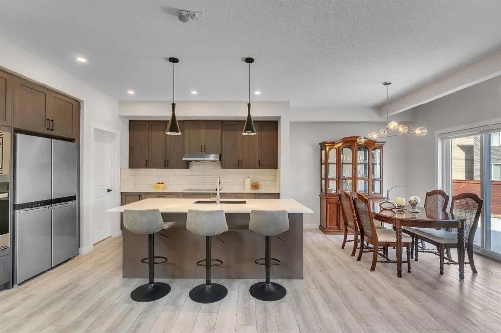 674 Creekmill Court SW, Airdrie — photo 3 of 31