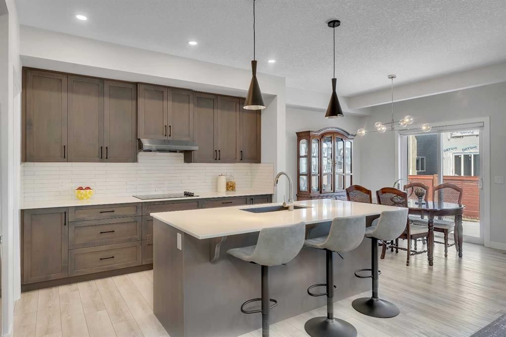 674 Creekmill Court SW, Airdrie — photo 4 of 31