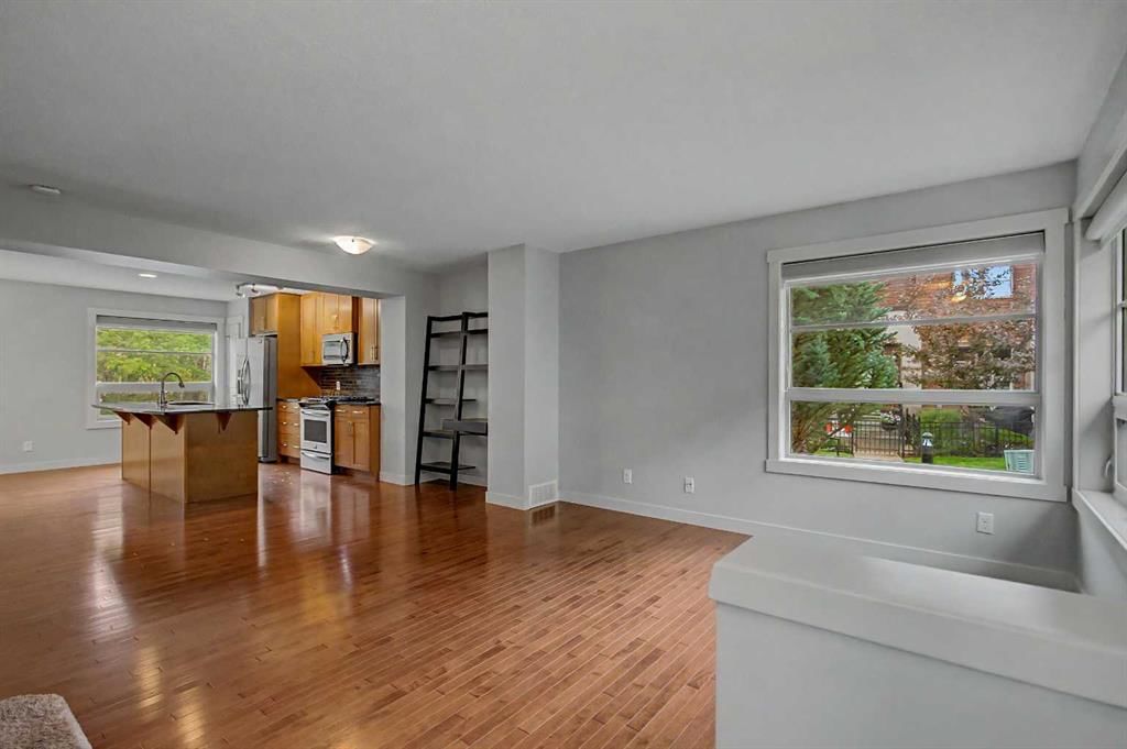 41 Aspen Hills Common SW, Calgary — photo 4 of 38