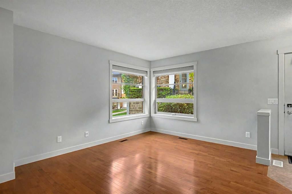 41 Aspen Hills Common SW, Calgary — photo 5 of 38