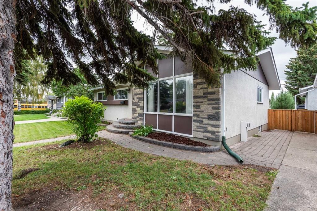 23 Arbour Crescent SE, Calgary — main listing photo