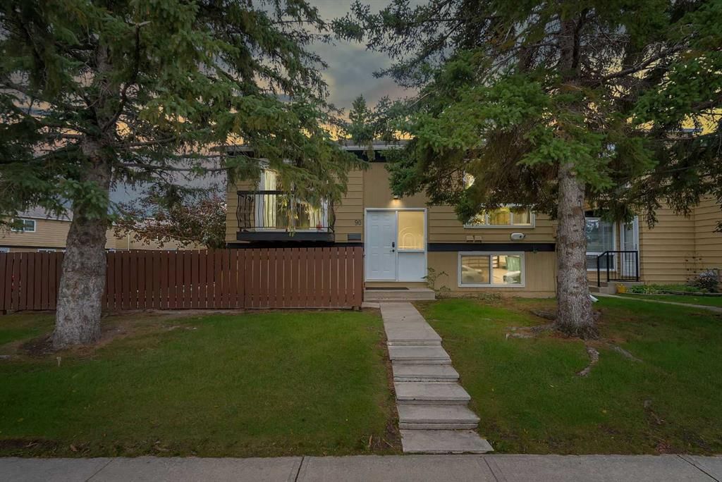 90, 7205 4 Street NE, Calgary — photo 3 of 32