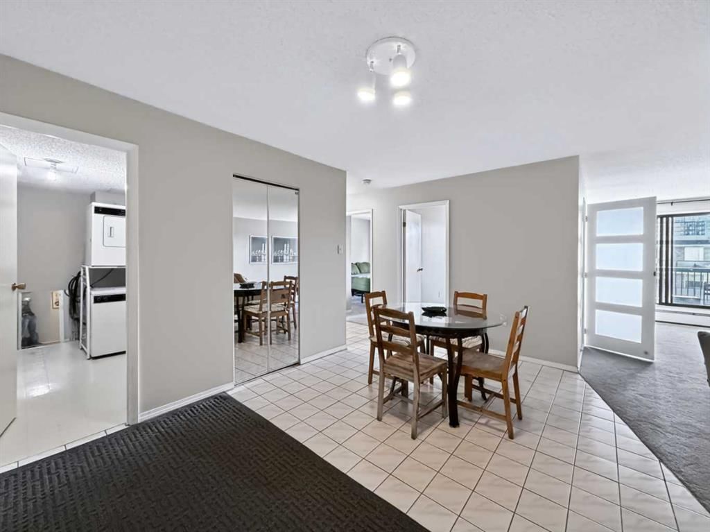 704, 718 12 Avenue SW, Calgary — photo 2 of 25
