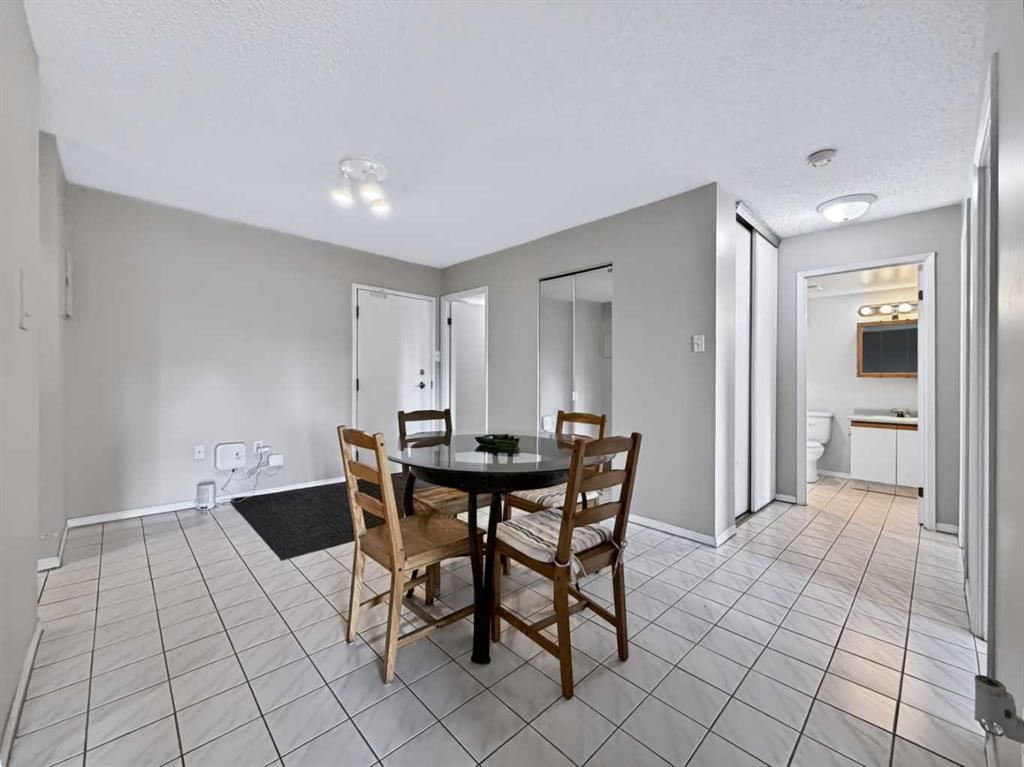 704, 718 12 Avenue SW, Calgary — photo 3 of 25