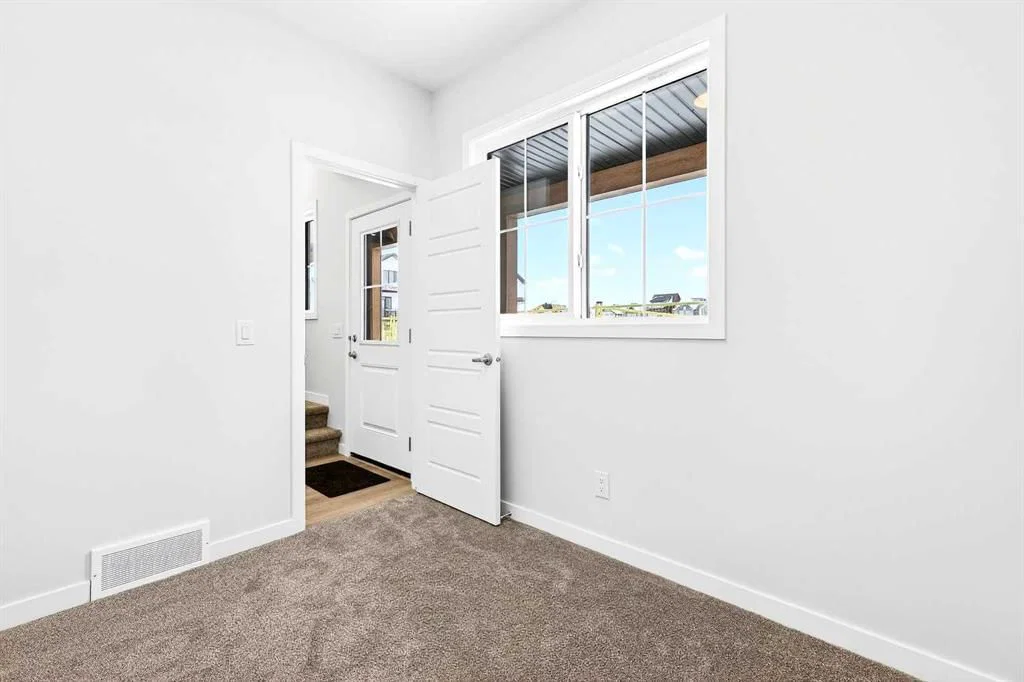 204, 40 Creekside Way SW, Calgary — photo 2 of 21