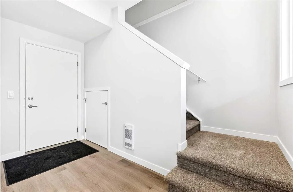204, 40 Creekside Way SW, Calgary — photo 3 of 21