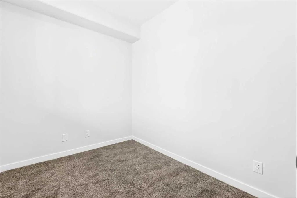 201, 40 Creekside Way SW, Calgary — photo 2 of 27