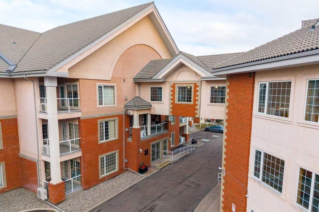 367, 223 Tuscany Springs Boulevard NW, Calgary — main listing photo
