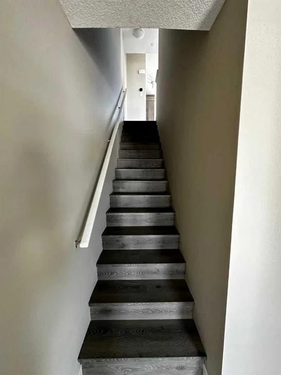 102 livingston Common NE, Calgary — photo 3 of 23
