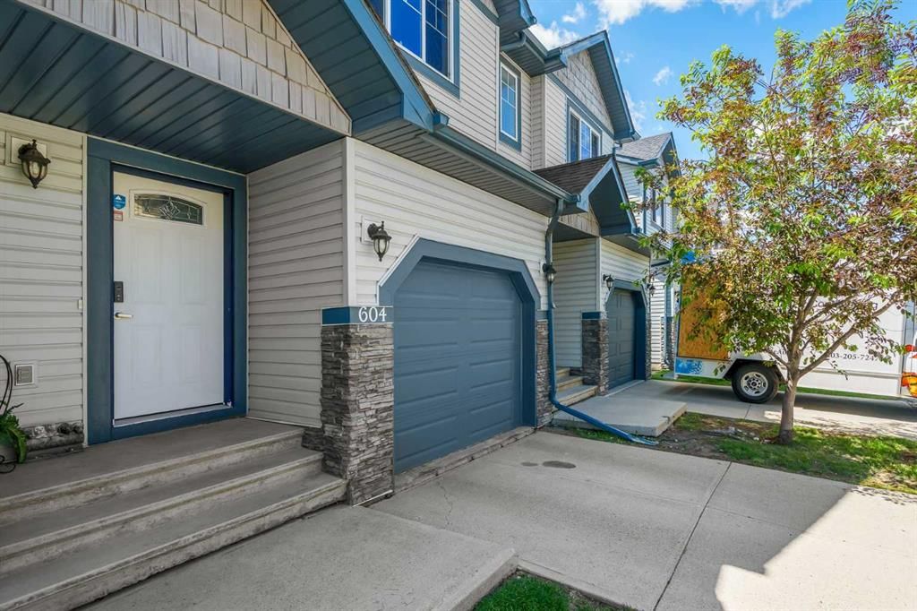 604, 620 Luxstone Landing SW, Airdrie — photo 3 of 36
