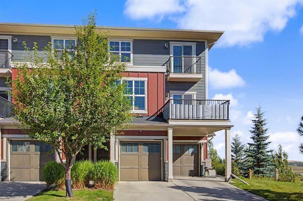 302, 428 Nolan Hill Drive NW, Calgary — main listing photo