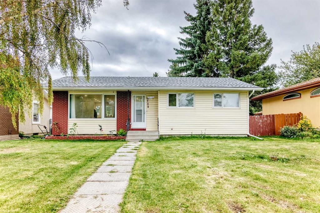 4123 Maryvale Drive NE, Calgary — main listing photo