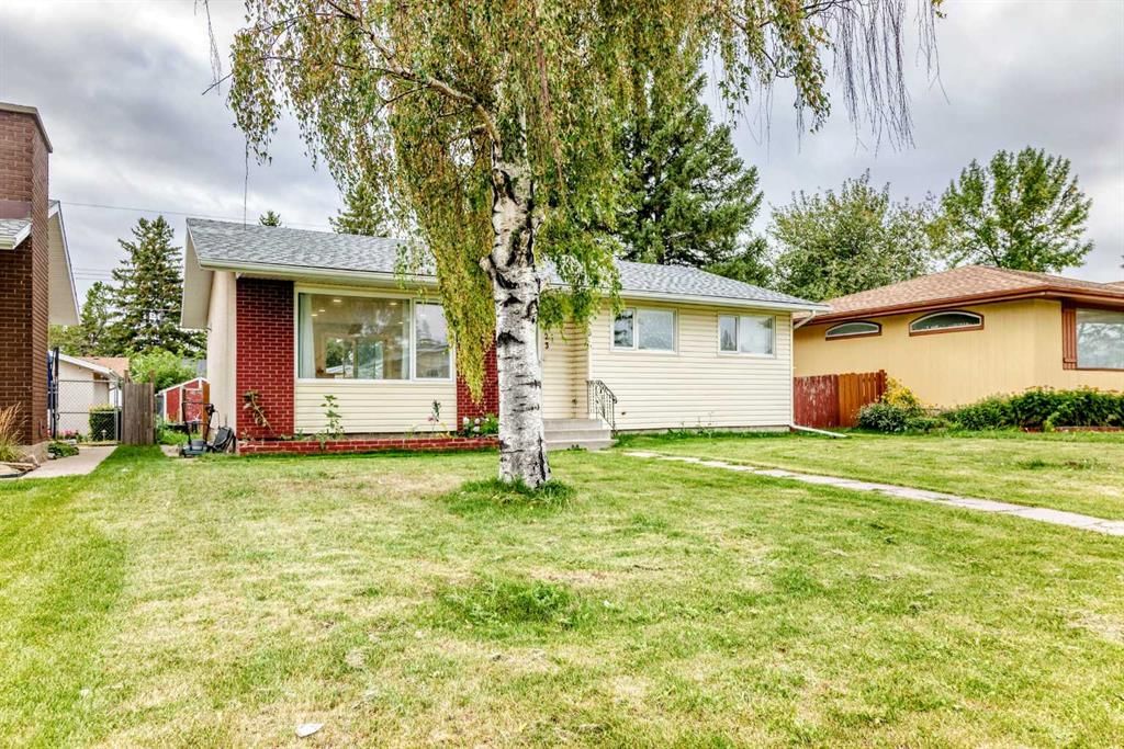 4123 Maryvale Drive NE, Calgary — photo 2 of 47