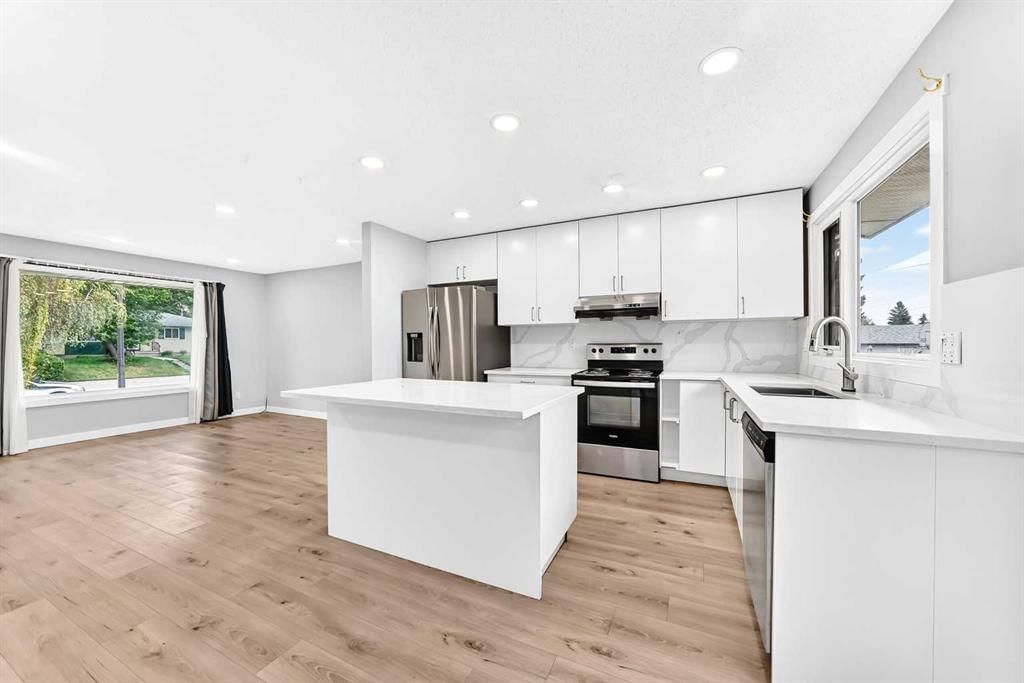 4123 Maryvale Drive NE, Calgary — photo 5 of 47