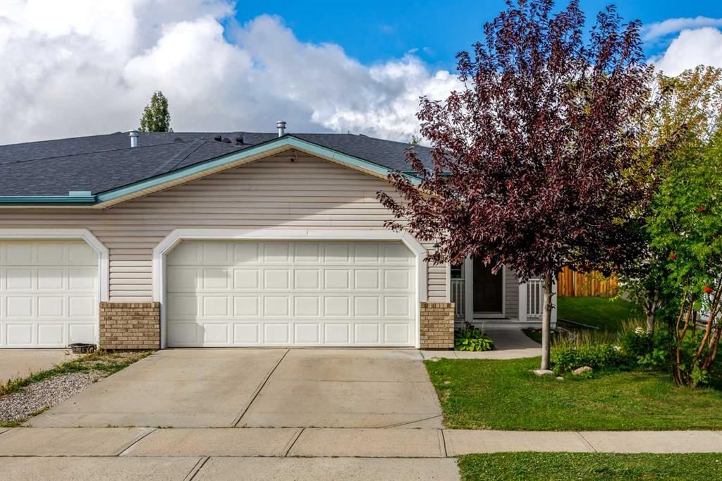 1458 Smith Avenue, Crossfield — photo 2 of 40